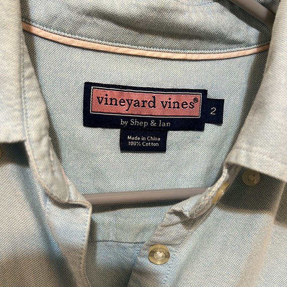 Blue cotton vineyard vines button down - Picture 2 of 3